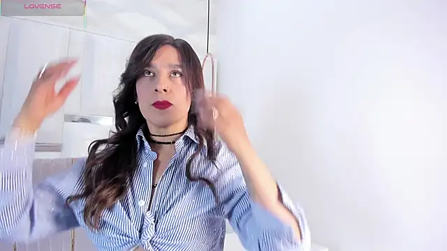 alaya noir  online show from 4, 11, 2025