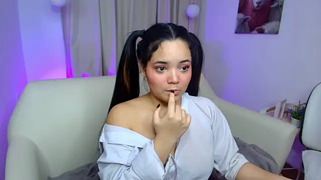 elli snow1 online show from 11, 11, 2025