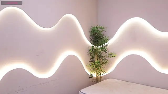 Meganpeach  online show from 18, 12, 2025