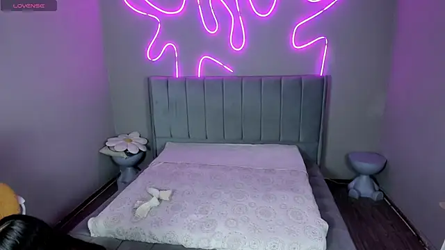 Meganpeach  online show from 11, 11, 2025