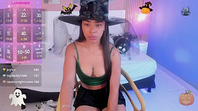 SoffiaDams2 online show from 31, 10, 2025