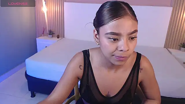 SoffiaDams2 online show from 23, 11, 2025