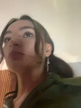 Noa N Luxy online show from 6, 11, 2025