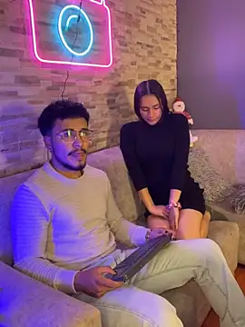 Noa N Luxy online show from 5, 12, 2025