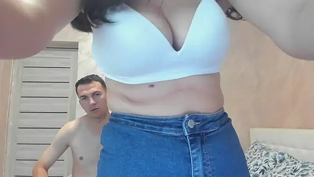 Snapshot of BustyVee99 chatting on 7, 11, 2025 BustyVee99 online show from 7, 11, 2025