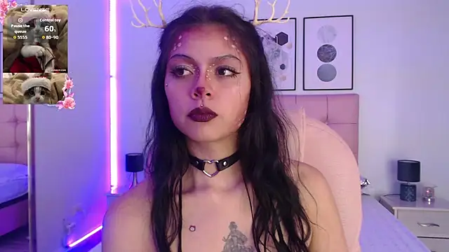 KikiVelvet online show from 16, 12, 2025