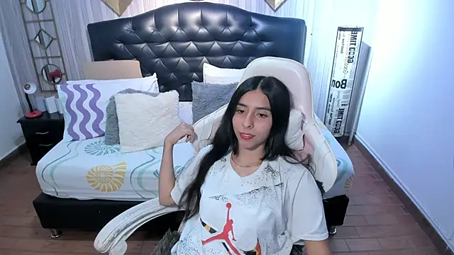 shirley sweet  online show from 8, 11, 2025