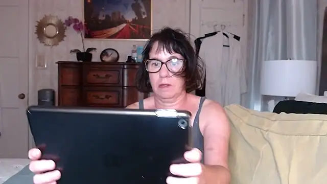 BigbustedBrenda online show from 4, 11, 2025