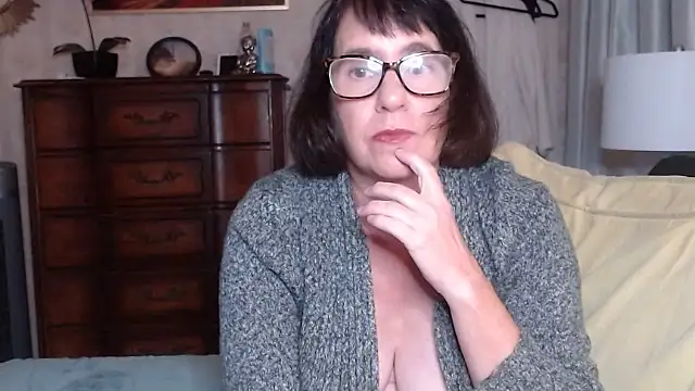 BigbustedBrenda online show from 21, 11, 2025