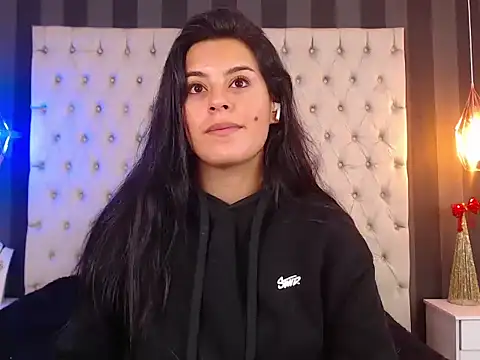 Camile Petite online show from 4, 11, 2025