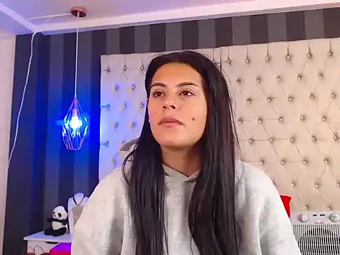 Camile Petite online show from 1, 11, 2025