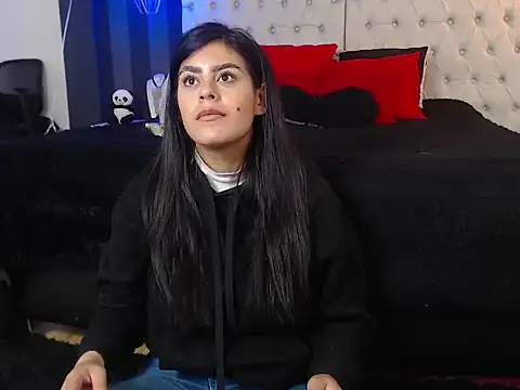 Camile Petite online show from 4, 12, 2025