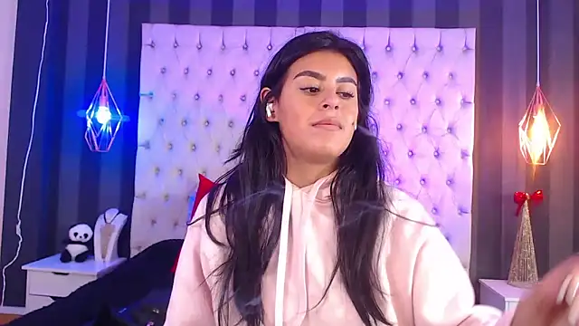 Camile Petite online show from 13, 11, 2025