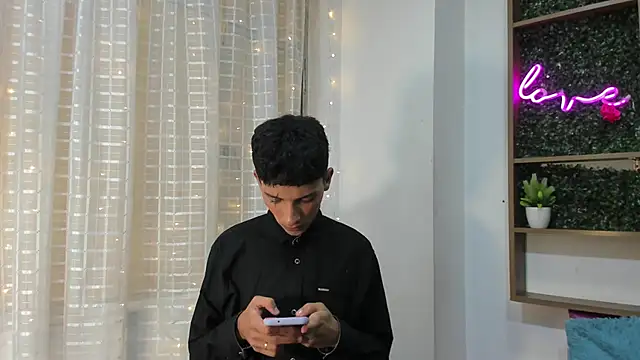 Max Steell online show from 31, 10, 2025