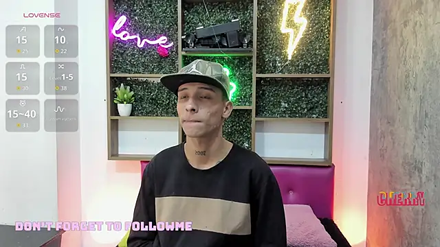 Max Steell online show from 5, 11, 2025