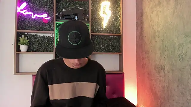 Max Steell online show from 28, 10, 2025