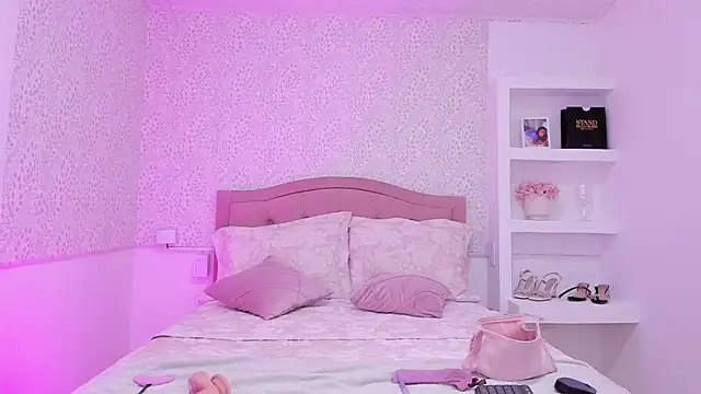 KatieBoison online show from 28, 11, 2025