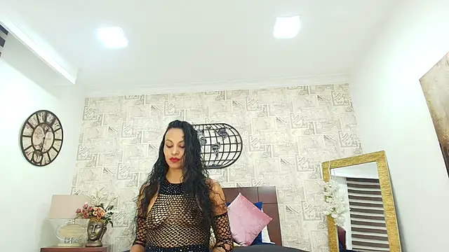 Snapshot of Marilyn_Blakee chatting on 8, 11, 2025 Marilyn Blakee online show from 8, 11, 2025