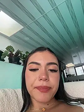 VioletEvanzz online show from 24, 11, 2025