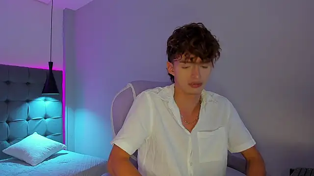 NicolasFerrer18 online show from 26, 11, 2025