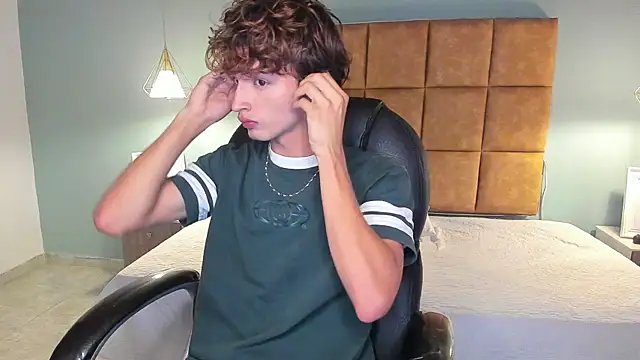 NicolasFerrer18 online show from 13, 11, 2025