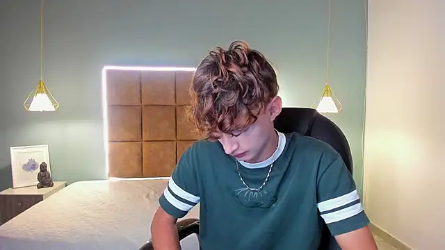 NicolasFerrer18 online show from 22, 11, 2025