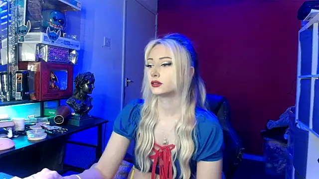 Snapshot of DaniDoodles420 chatting on 15, 2, 2026 DaniDoodles420 online show from 15, 2, 2026