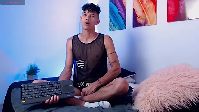 KamiSuarez online show from 8, 4, 2026