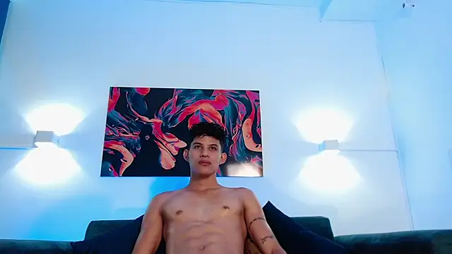 KamiSuarez online show from 5, 12, 2025