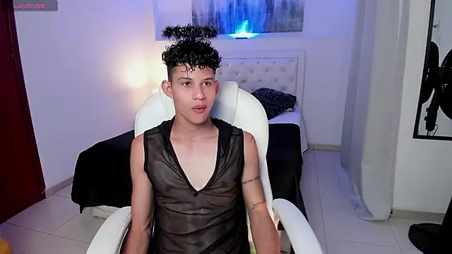 KamiSuarez online show from 25, 2, 2026