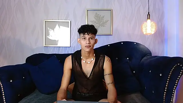 KamiSuarez online show from 3, 11, 2025