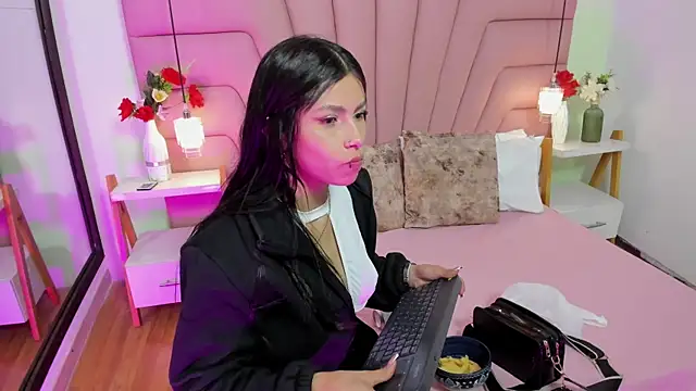 Kim Luna1 online show from 7, 2, 2026