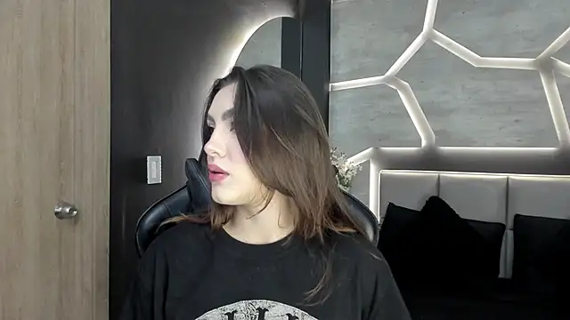 DakotaRussell  online show from 7, 1, 2026