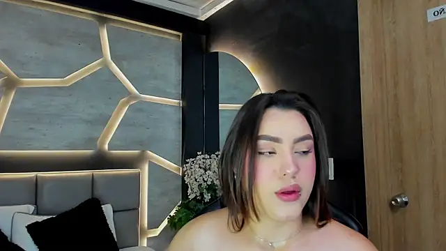 DakotaRussell  online show from 8, 2, 2026