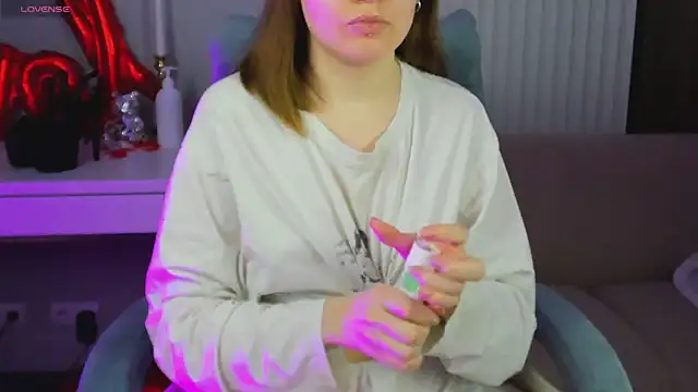 R I N A online show from 4, 4, 2026