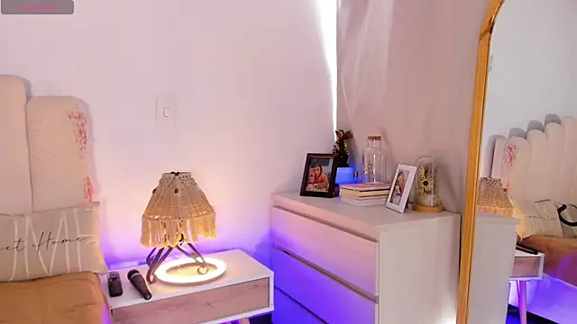 Manelyk  moon online show from 6, 11, 2025