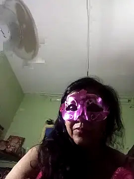 Snapshot of LOVE__RANI chatting on 6, 7, 2026 LOVE RANI online show from 6, 7, 2026