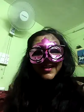Snapshot of LOVE__RANI chatting on 16, 6, 2026 LOVE RANI online show from 16, 6, 2026