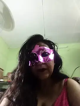 Snapshot of LOVE__RANI chatting on 8, 7, 2026 LOVE RANI online show from 8, 7, 2026