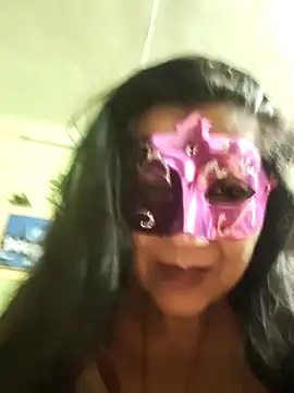 Snapshot of LOVE__RANI chatting on 4, 6, 2026 LOVE RANI online show from 4, 6, 2026