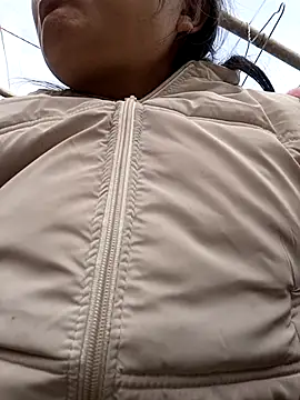 yoyo-mi online show from 3, 12, 2025