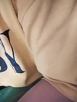 -Hazel-123 online show from 17, 12, 2025