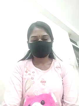 Green LaDY66 online show from 30, 11, 2025