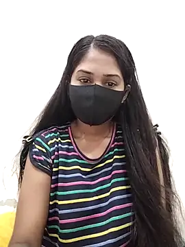 Green LaDY66 online show from 10, 11, 2025