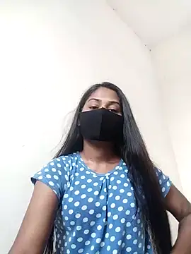 Green LaDY66 online show from 4, 11, 2025