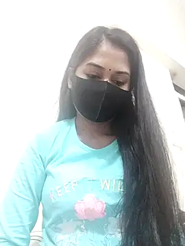 Green LaDY66 online show from 1, 12, 2025