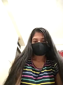 Green LaDY66 online show from 17, 12, 2025