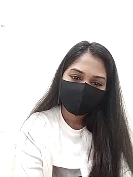 Green LaDY66 online show from 8, 11, 2025