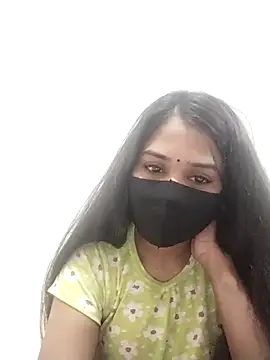 Green LaDY66 online show from 23, 11, 2025