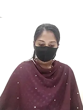 Green LaDY66 online show from 14, 11, 2025